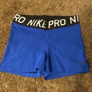 Nike pro shorts size large